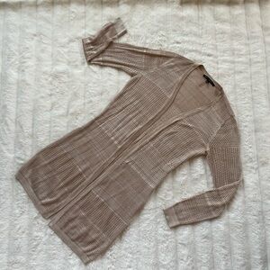 White House Black Market coverup.